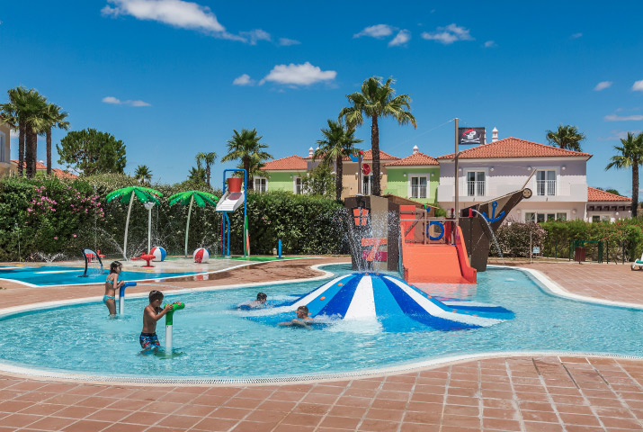 Jeux d’eau en piscine