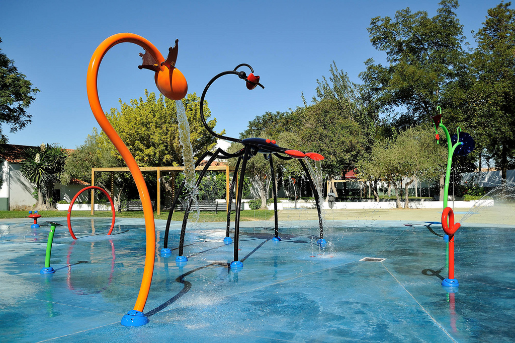 Es combinar Dependiente Juegos de agua para espacios públicos - Isaba - Construcción de parques