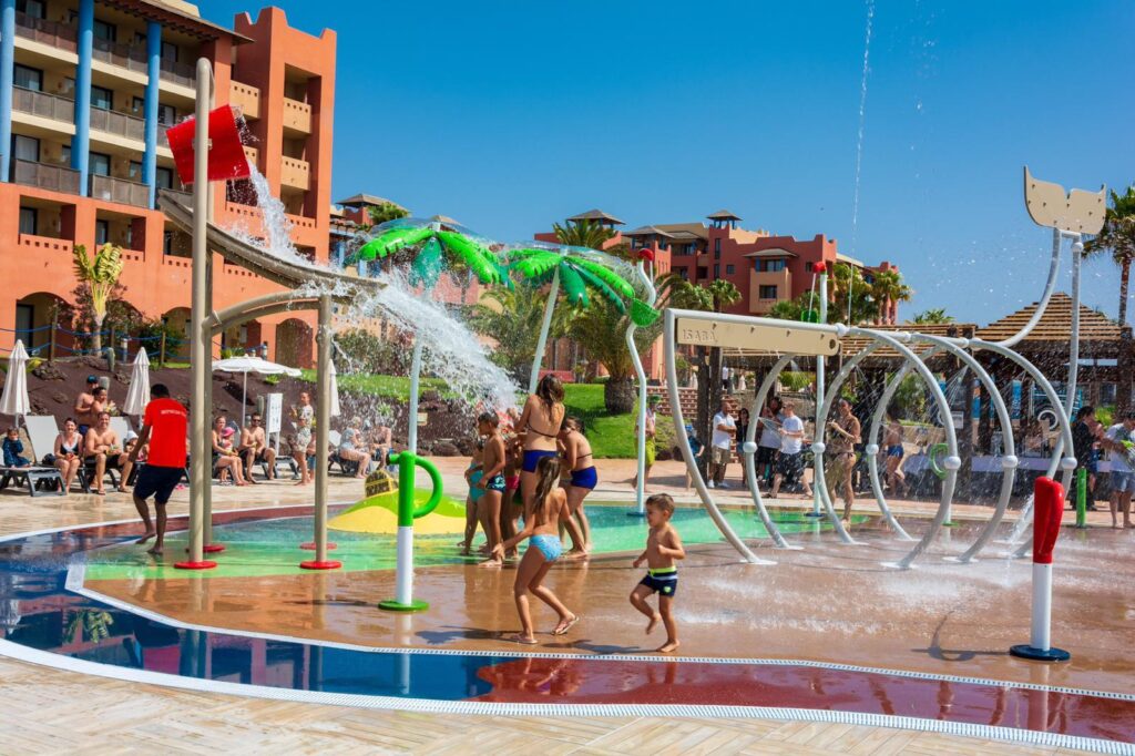 Cómo convertir una piscina en parque acuático sin profundidad