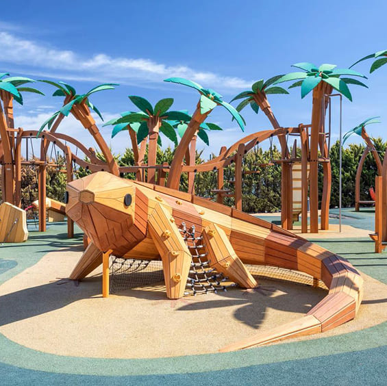 Playground instalado en un resort